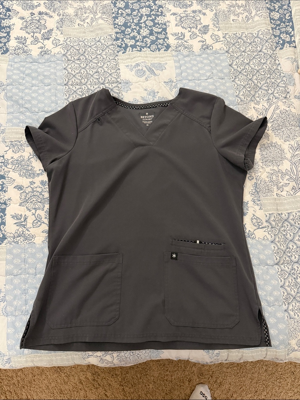 BeyondJoy Women’s Dark Gray V-Neck Tunic Top